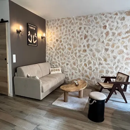 Au Coeur Du Vieil Апартаменти