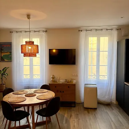 Au Coeur Du Vieil Apartamento